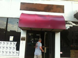 Tennessee Street Billiards & Grill pool hall exterior/interior