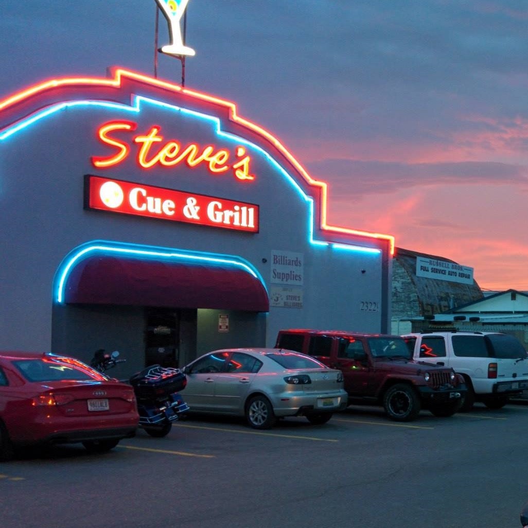 Steve's Cue and Grill pool hall exterior/interior