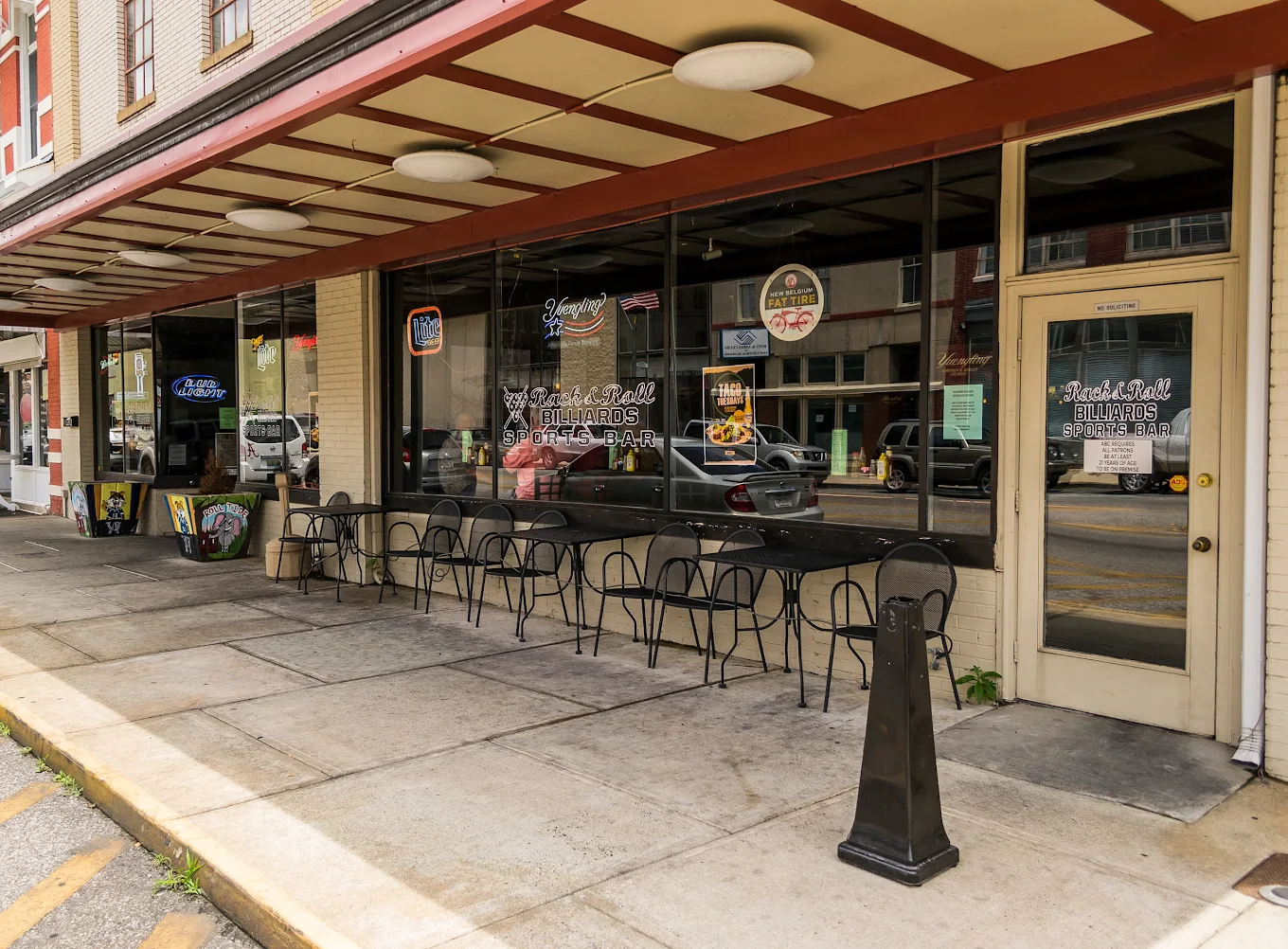 Rack & Roll Sports Bar and Grill pool hall exterior/interior