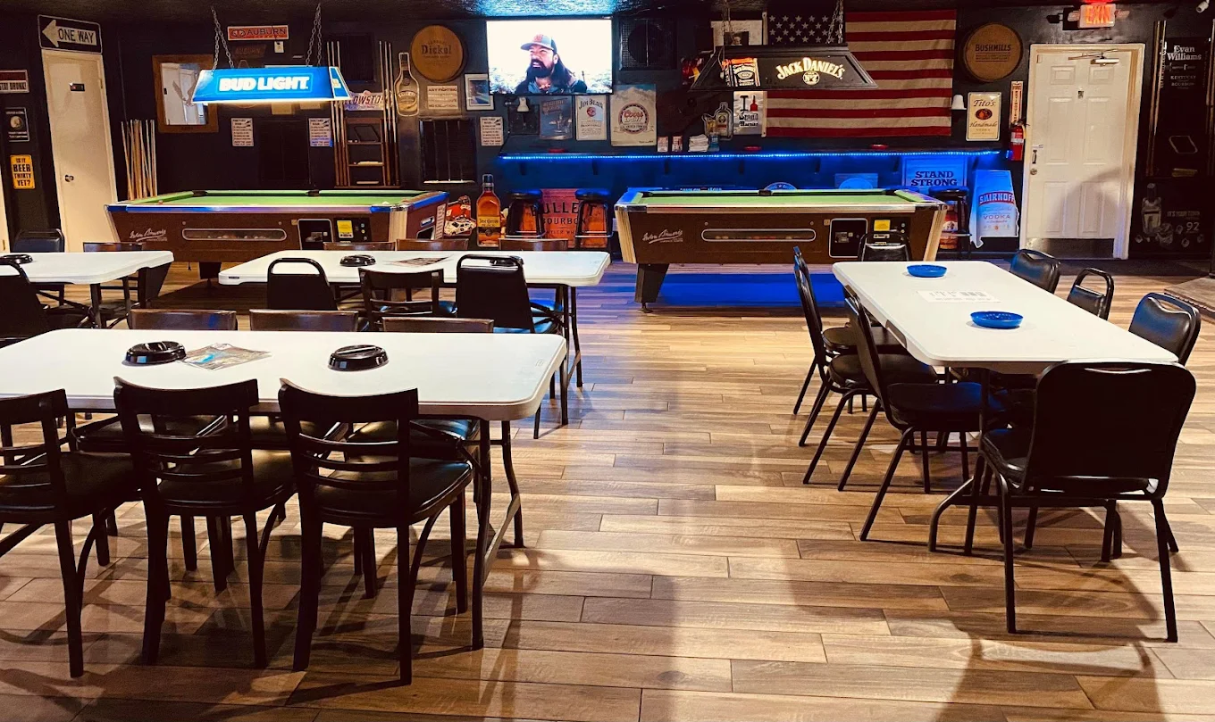 Big Star Tavern pool hall exterior/interior