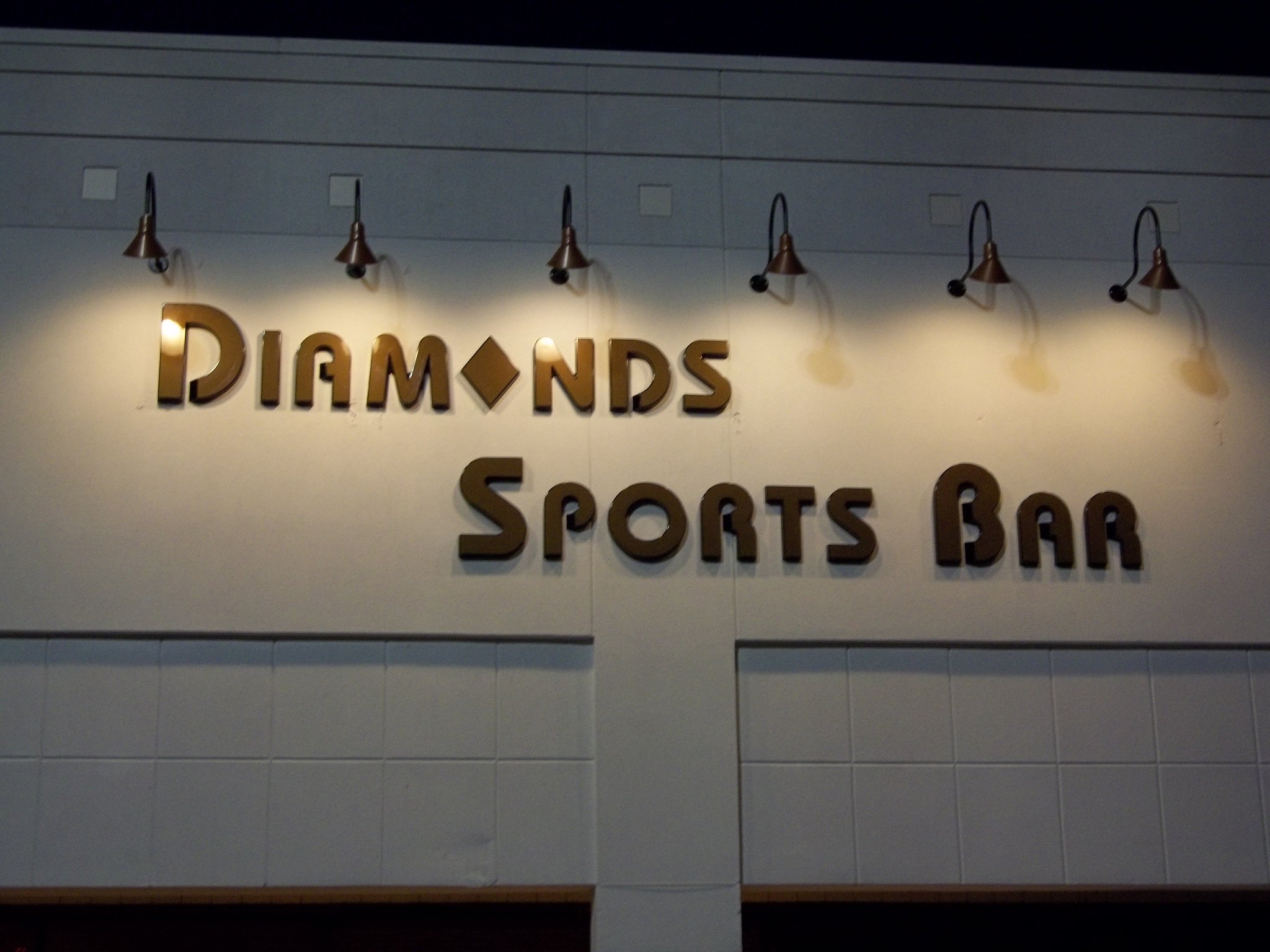 Diamonds Sports Bar pool hall exterior/interior