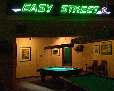 Easy Street Biliards pool hall exterior/interior