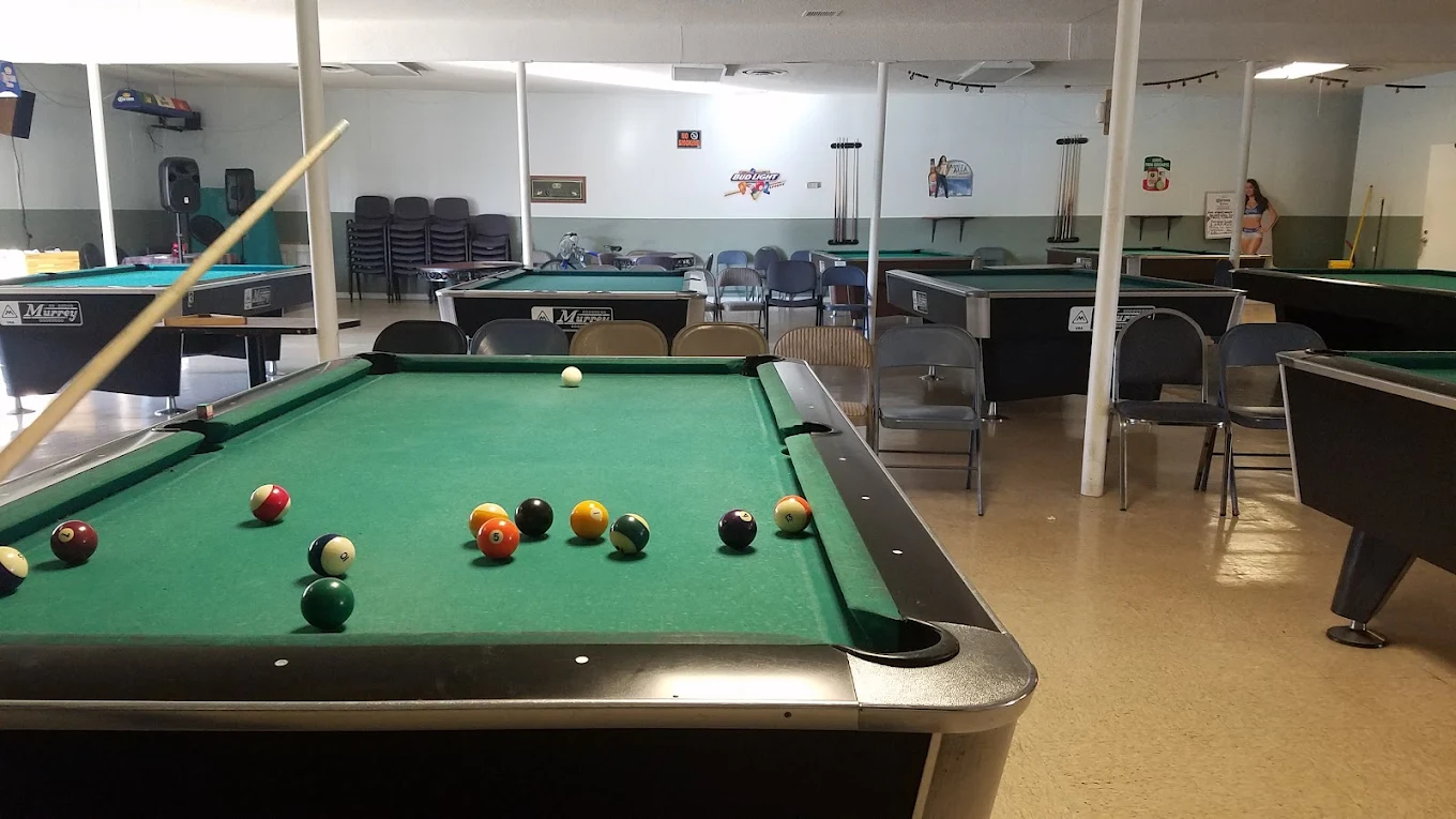 Billar Los Portales pool hall exterior/interior