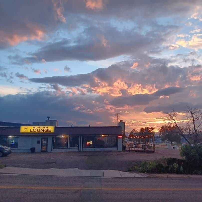 Night Owl Lounge pool hall exterior/interior