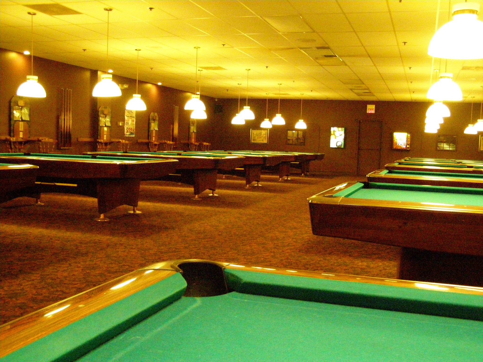 Towne Billiards pool hall exterior/interior