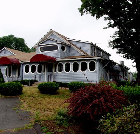 Old Well Tavern pool hall exterior/interior