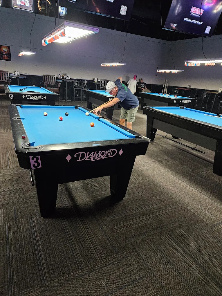 The Midtown Lounge pool hall exterior/interior