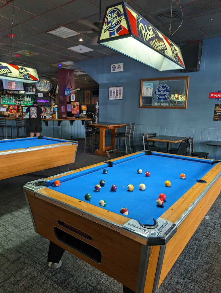 Mulligans Pub pool hall exterior/interior