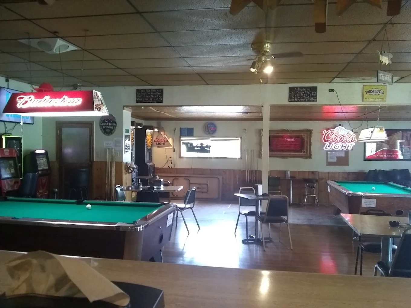 4 Winds Saloon pool hall exterior/interior