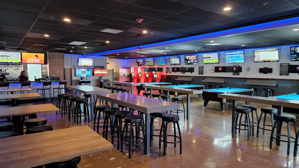 Hot Pockets Sports Bar pool hall exterior/interior