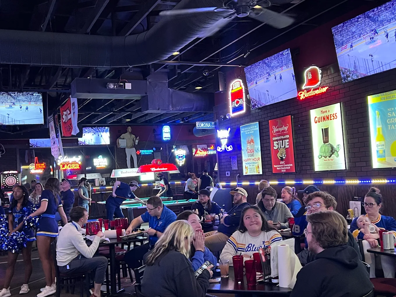 Hotshots Sports Bar and Grill pool hall exterior/interior