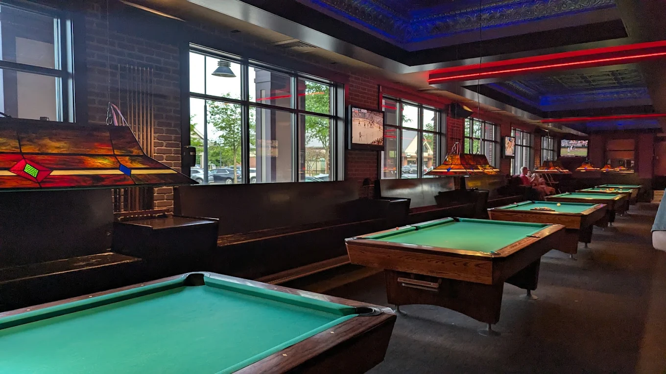 Jupiter's at the Crossing pool hall exterior/interior
