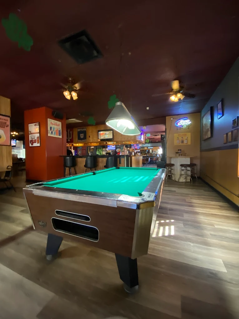 Nippers Grill and Tap pool hall exterior/interior