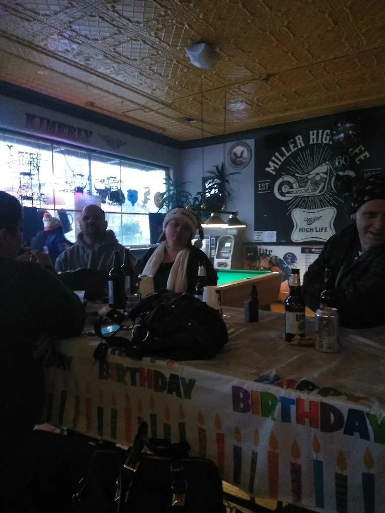 Kimmie's Pub & Grub pool hall exterior/interior