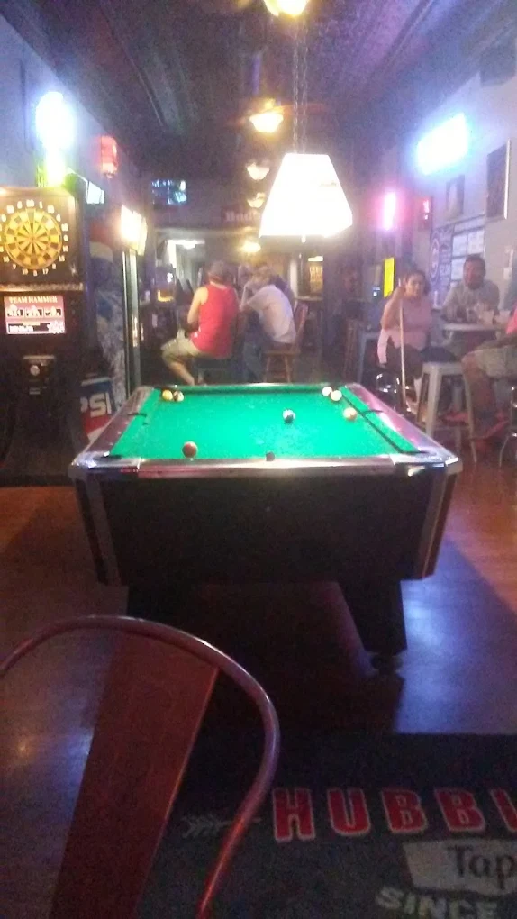 Hubble's Tap pool hall exterior/interior