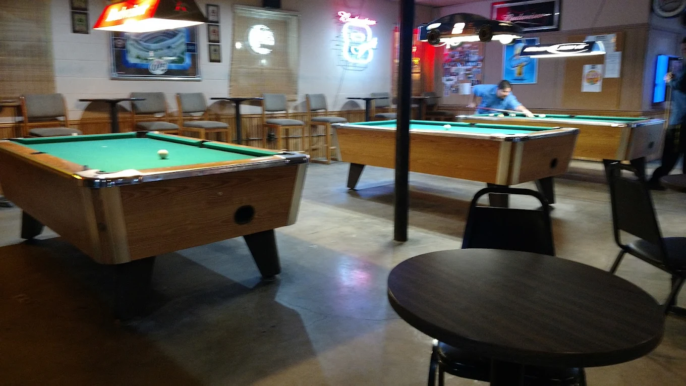 Sudsuckers pool hall exterior/interior