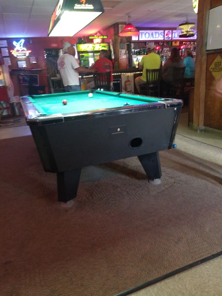 Toads Tavern pool hall exterior/interior