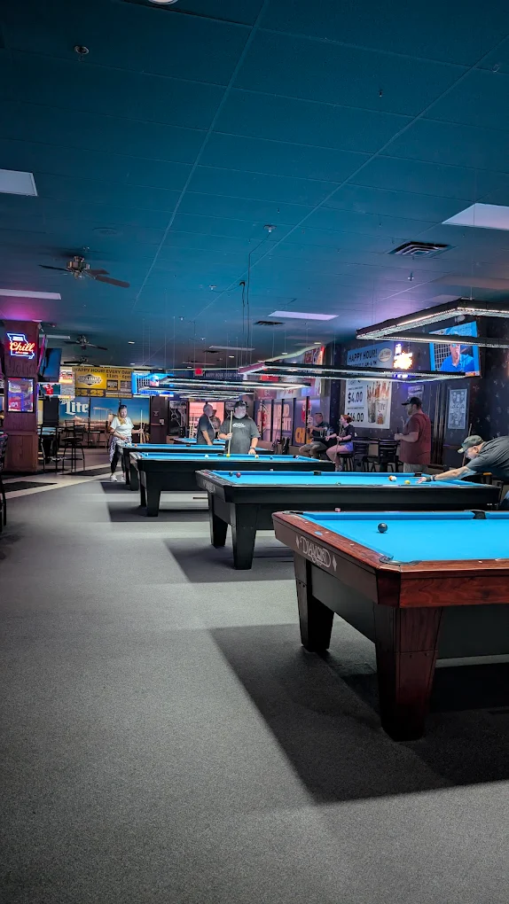 Side Pockets North pool hall exterior/interior