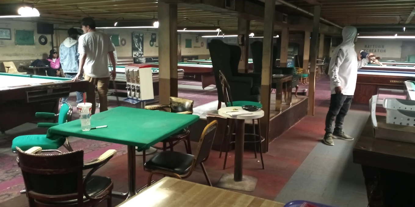 Raytown Recreation pool hall exterior/interior