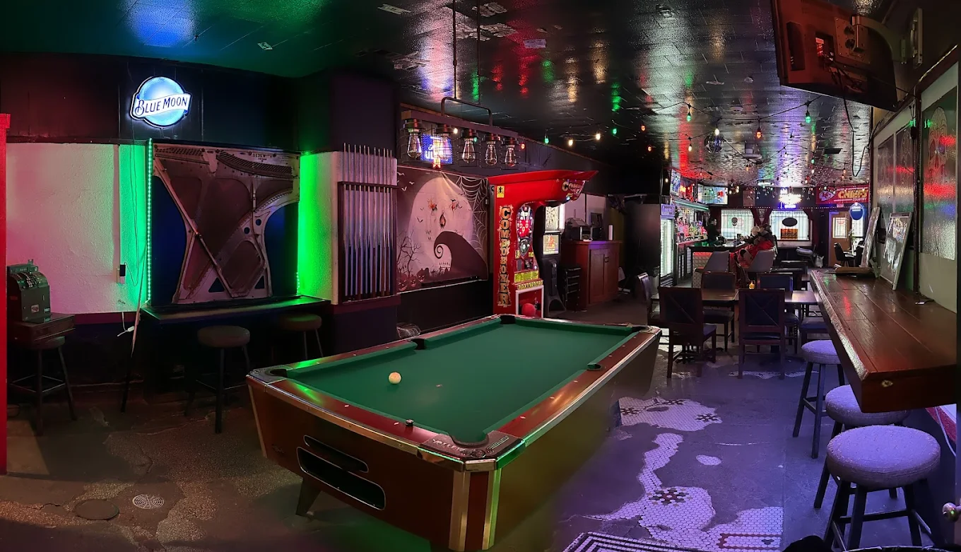 Fat Matt's Vortex pool hall exterior/interior