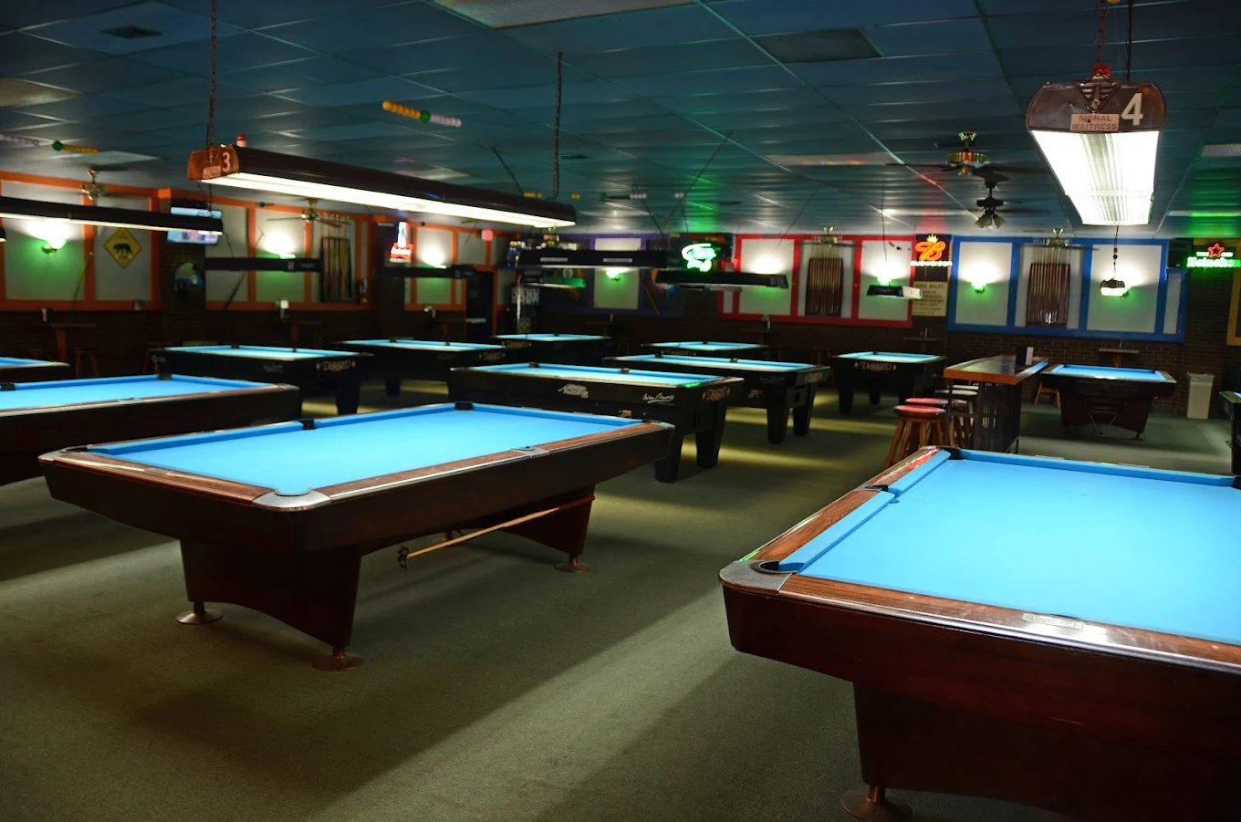 Cue Time Cocktails and Billiards pool hall exterior/interior