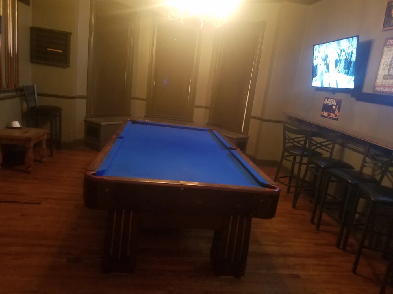 Backstretch Sports Bar and Grill pool hall exterior/interior