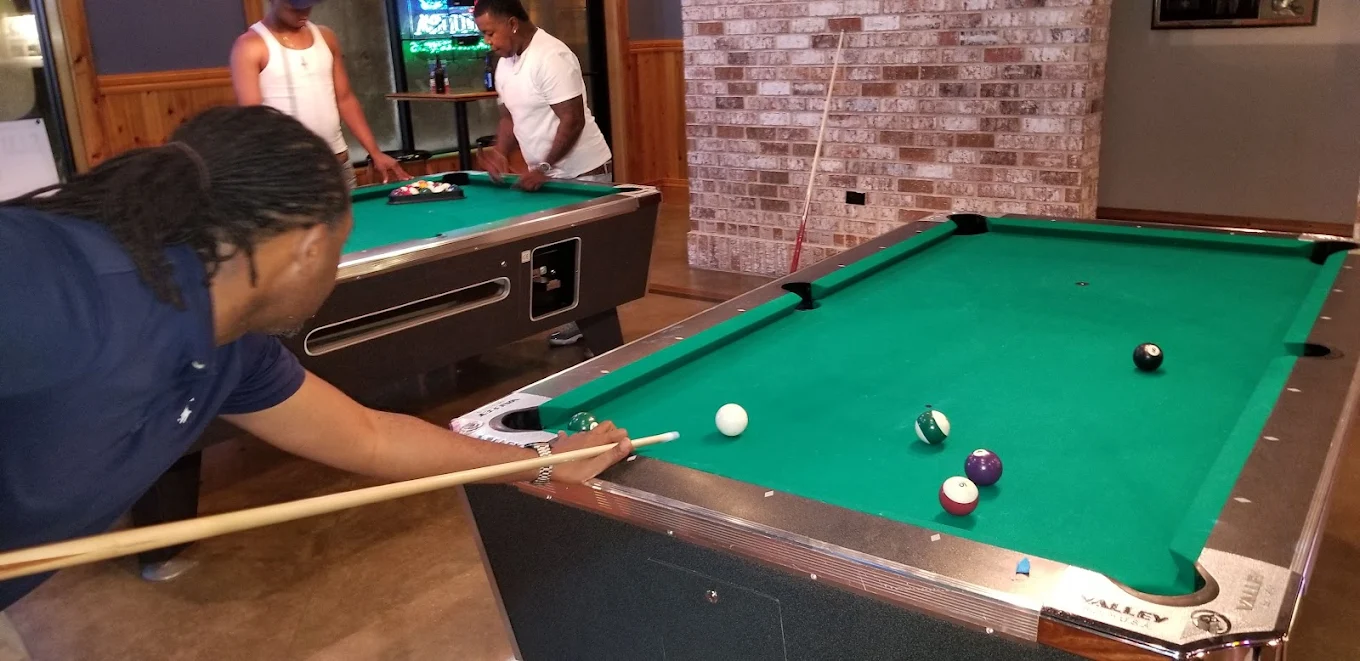 Rainbow Daiquiris pool hall exterior/interior