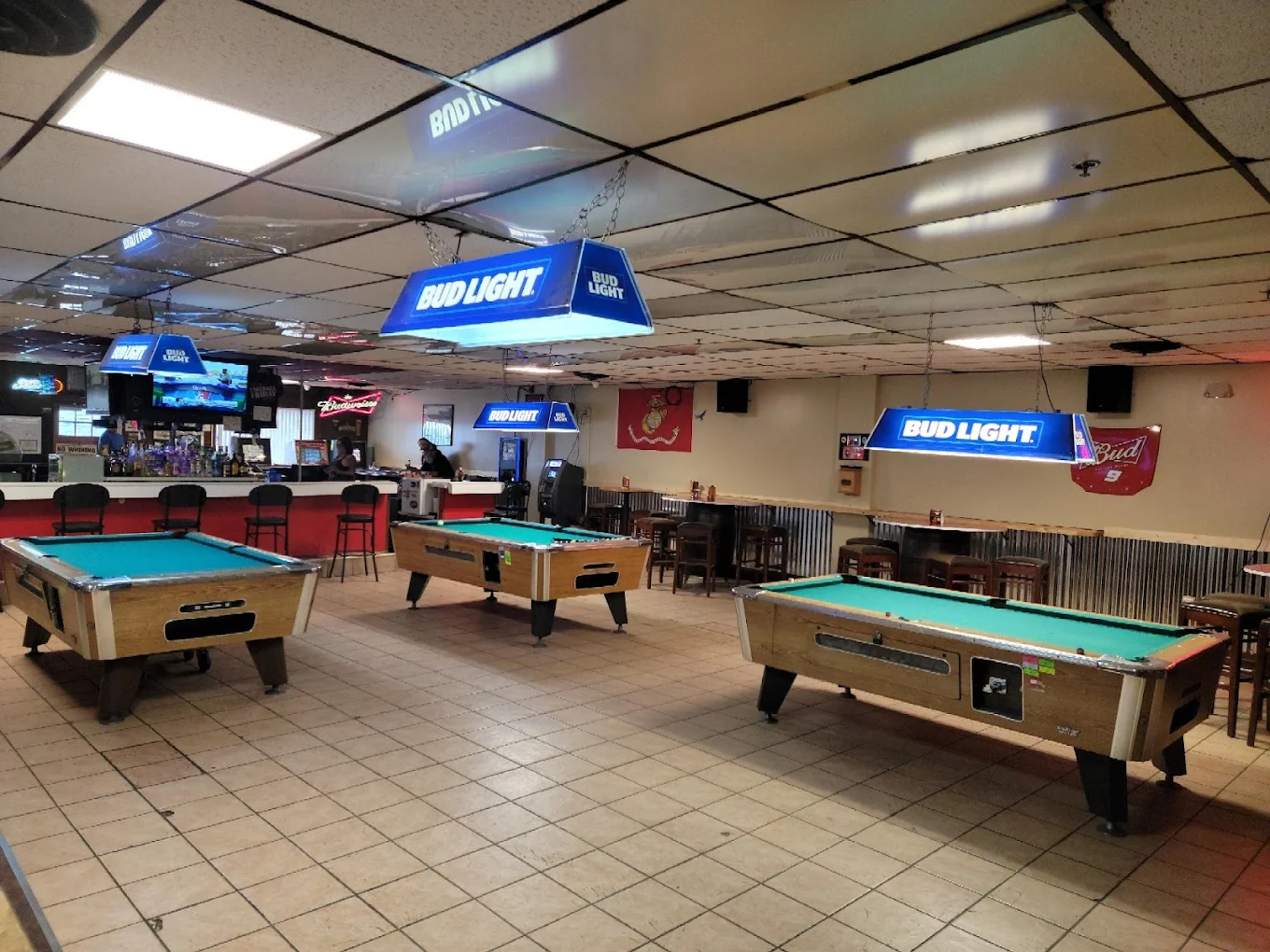Thumper's pool hall exterior/interior