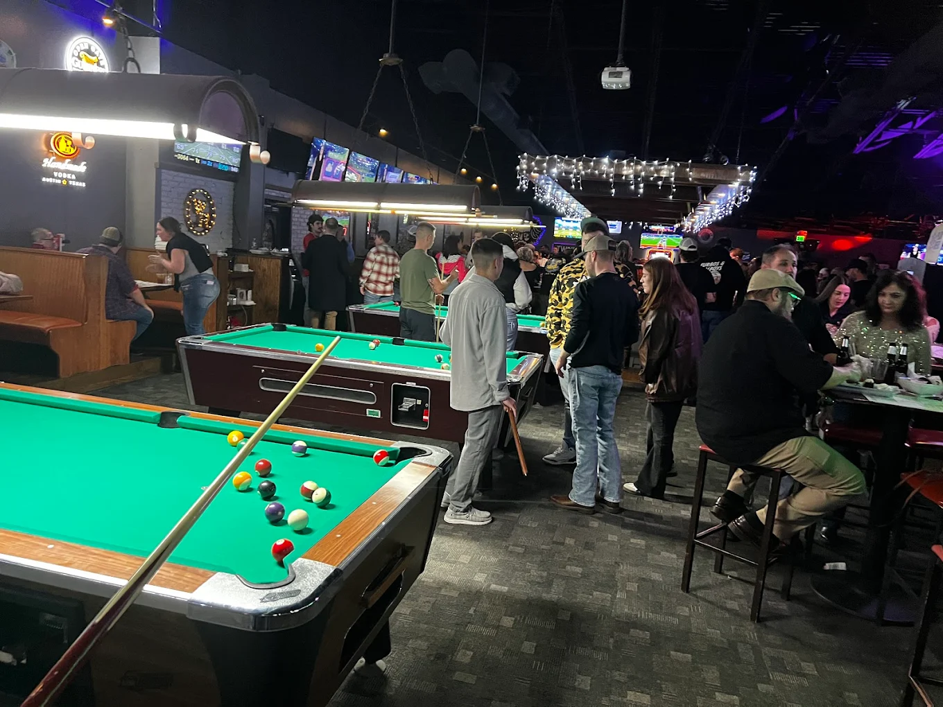 Twain's Tavern pool hall exterior/interior