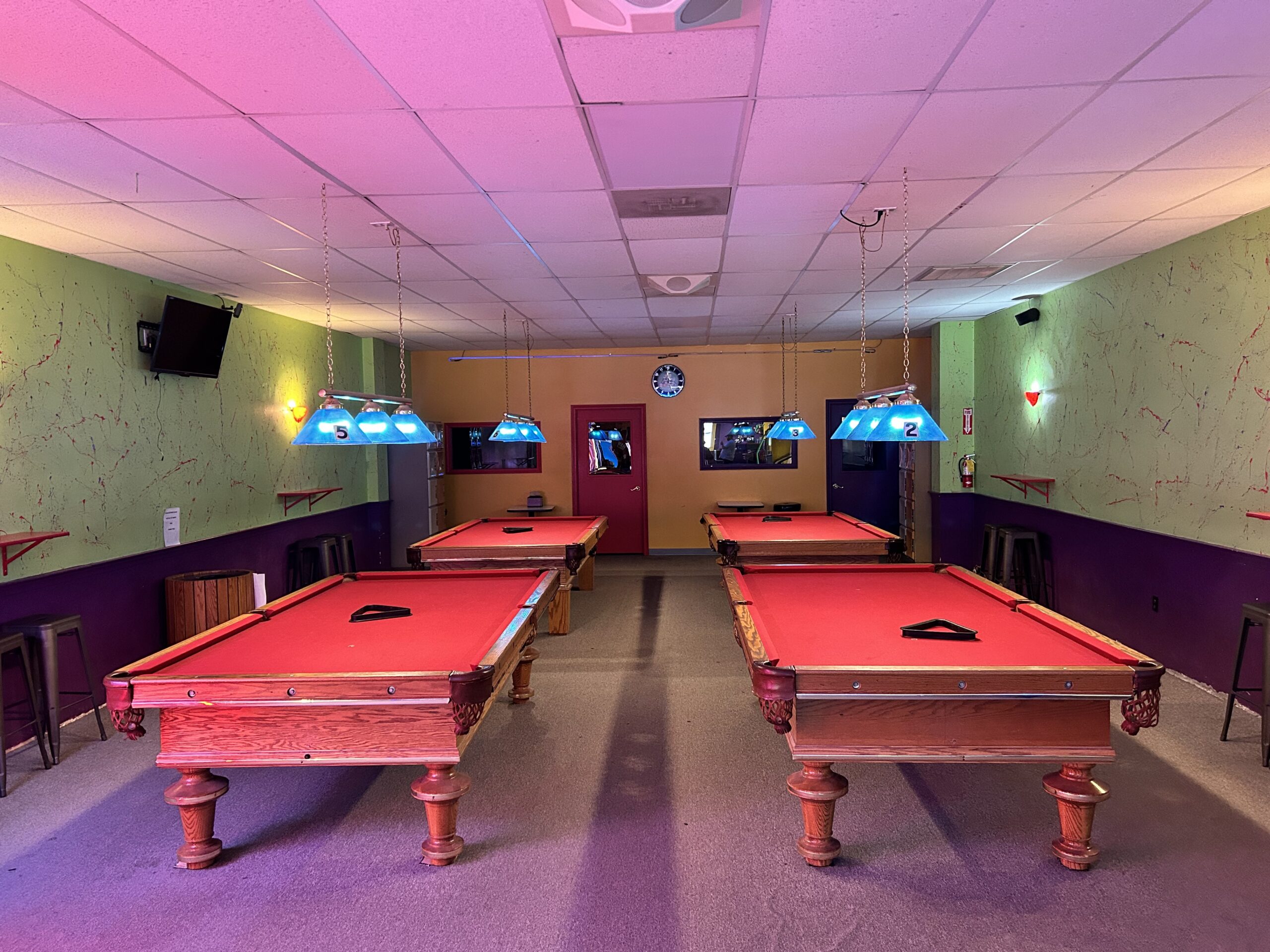 Bogey Lanes pool hall exterior/interior