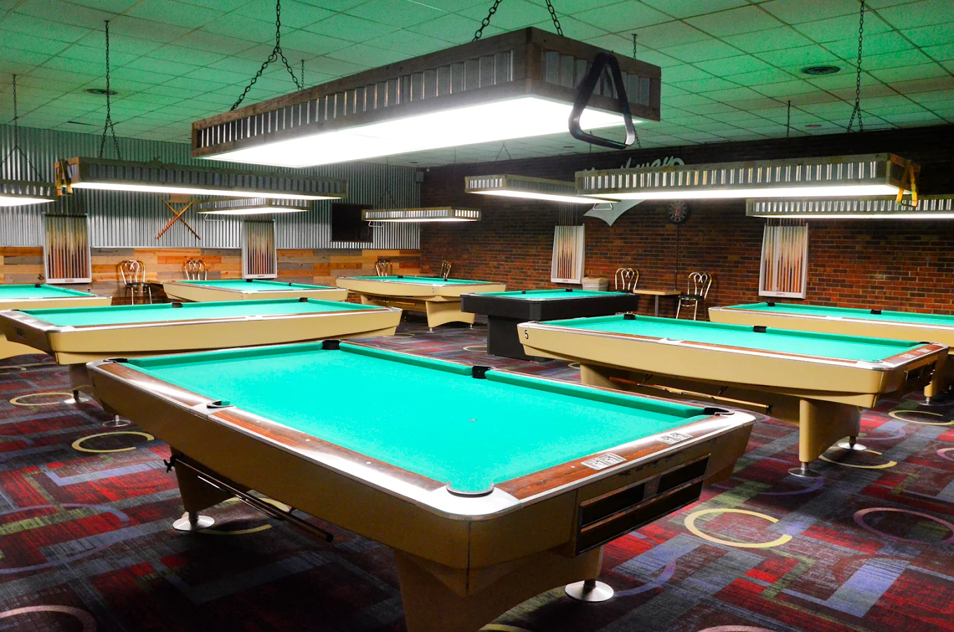 Northway Lanes & Billiards pool hall exterior/interior