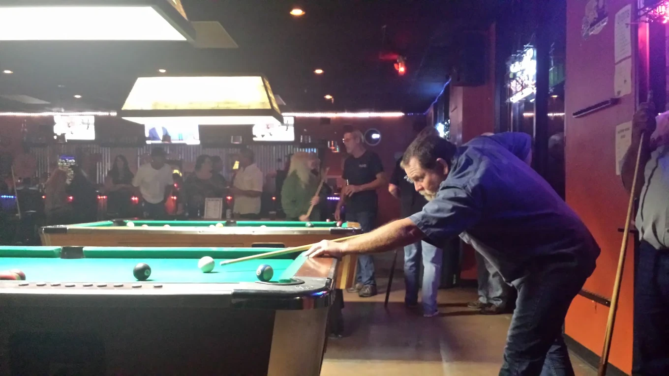 Rackem Sports Bar pool hall exterior/interior
