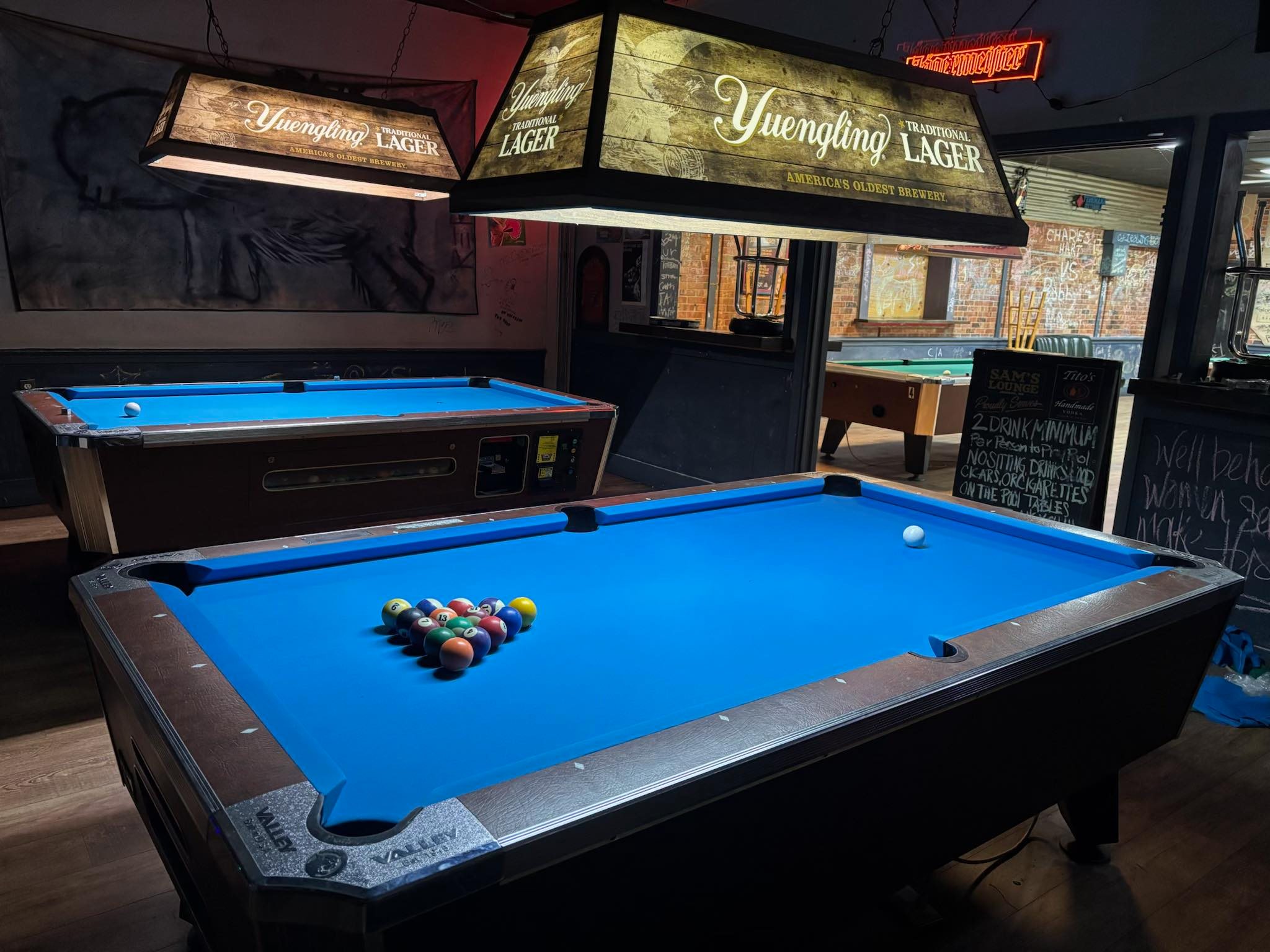 Sam's Lounge pool hall exterior/interior