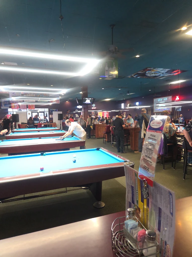 Side Pockets pool hall exterior/interior