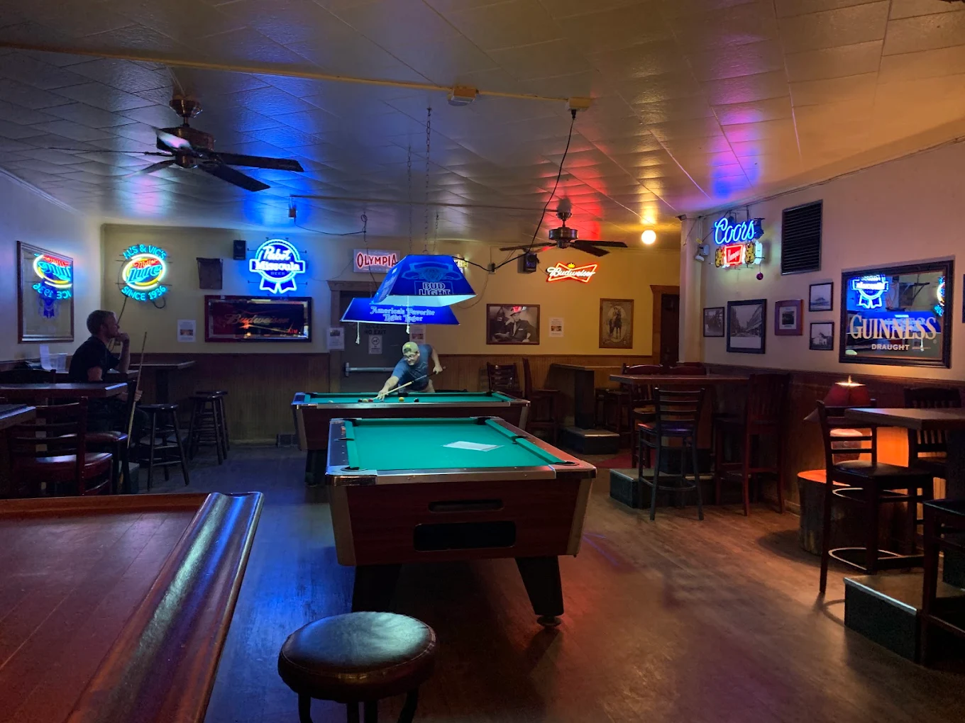 Al's and Vic's Bar pool hall exterior/interior