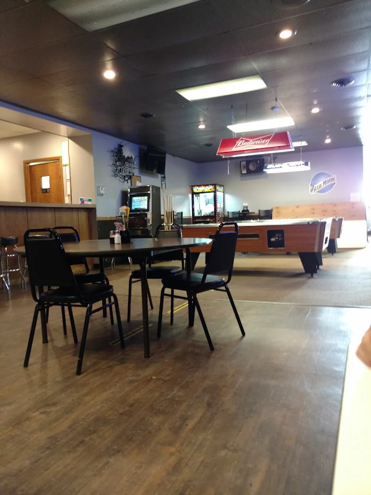 Gutterz Fun Center pool hall exterior/interior