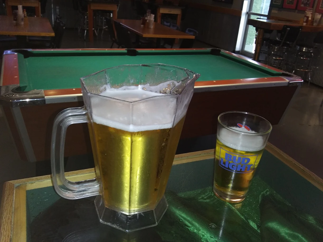 Balz Sports Bar pool hall exterior/interior