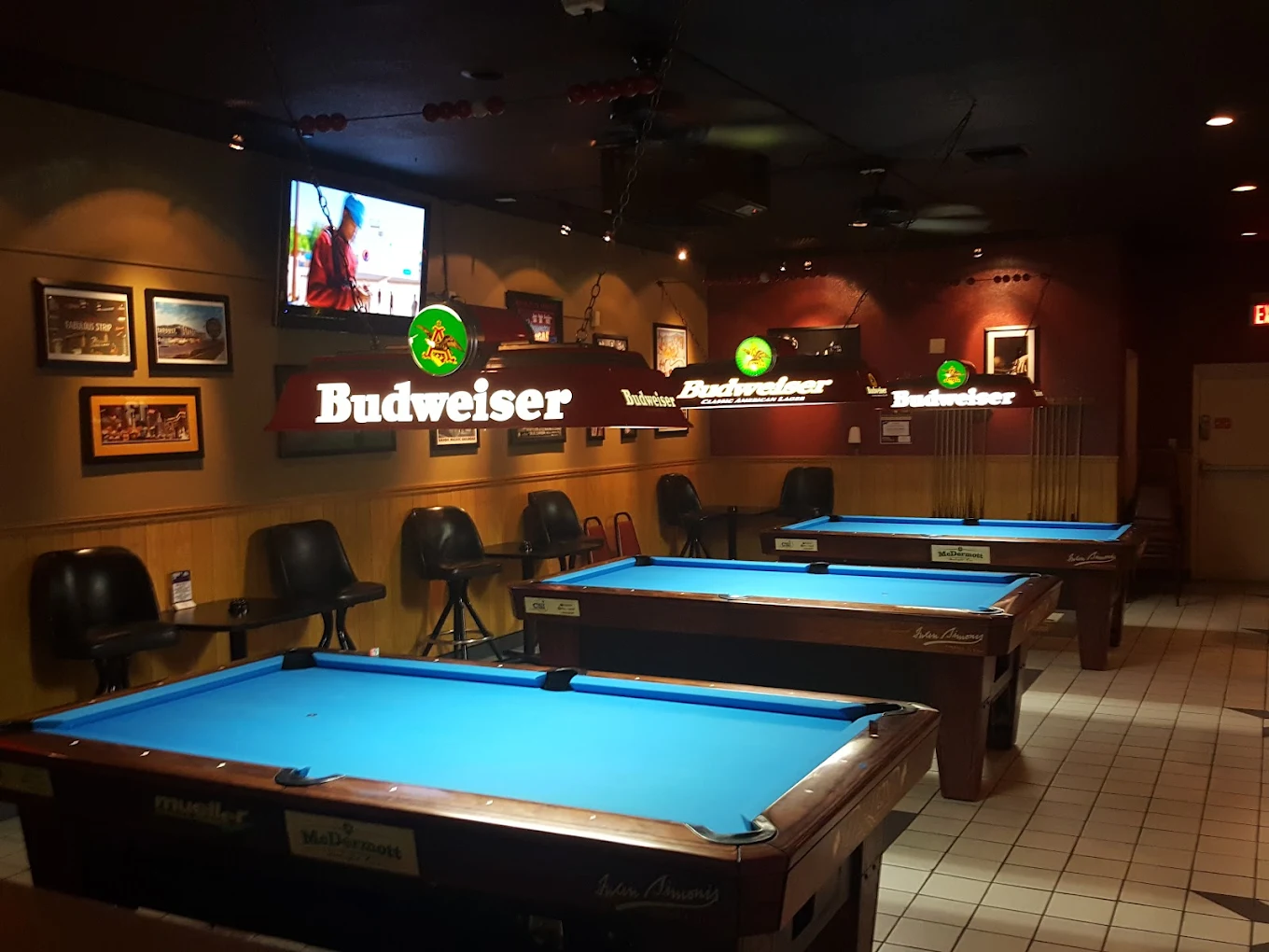 Dylands Sports Pub pool hall exterior/interior