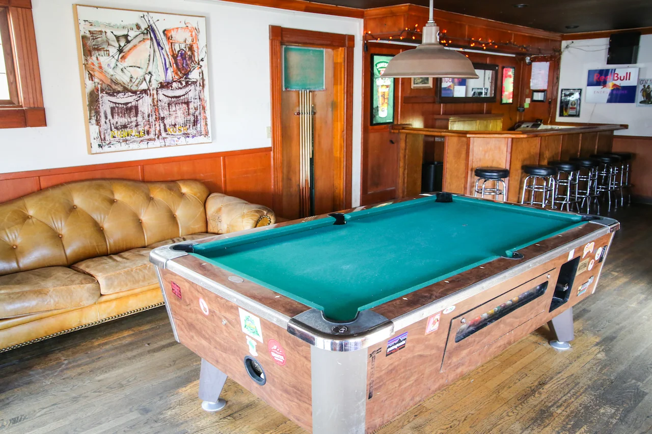 McGees Annex pool hall exterior/interior