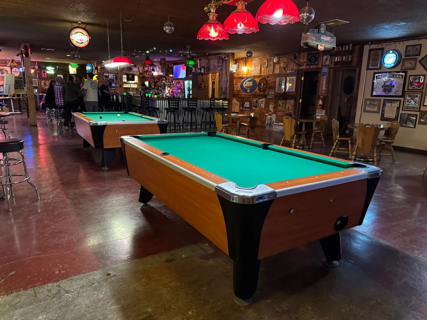 Wagon Wheel Saloon pool hall exterior/interior