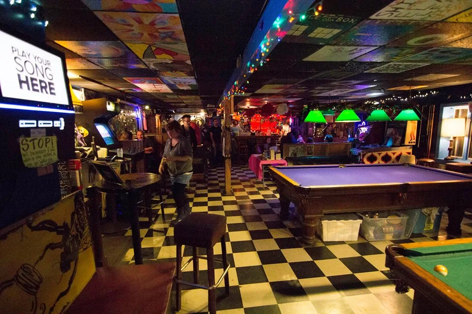 Zog's Pool pool hall exterior/interior