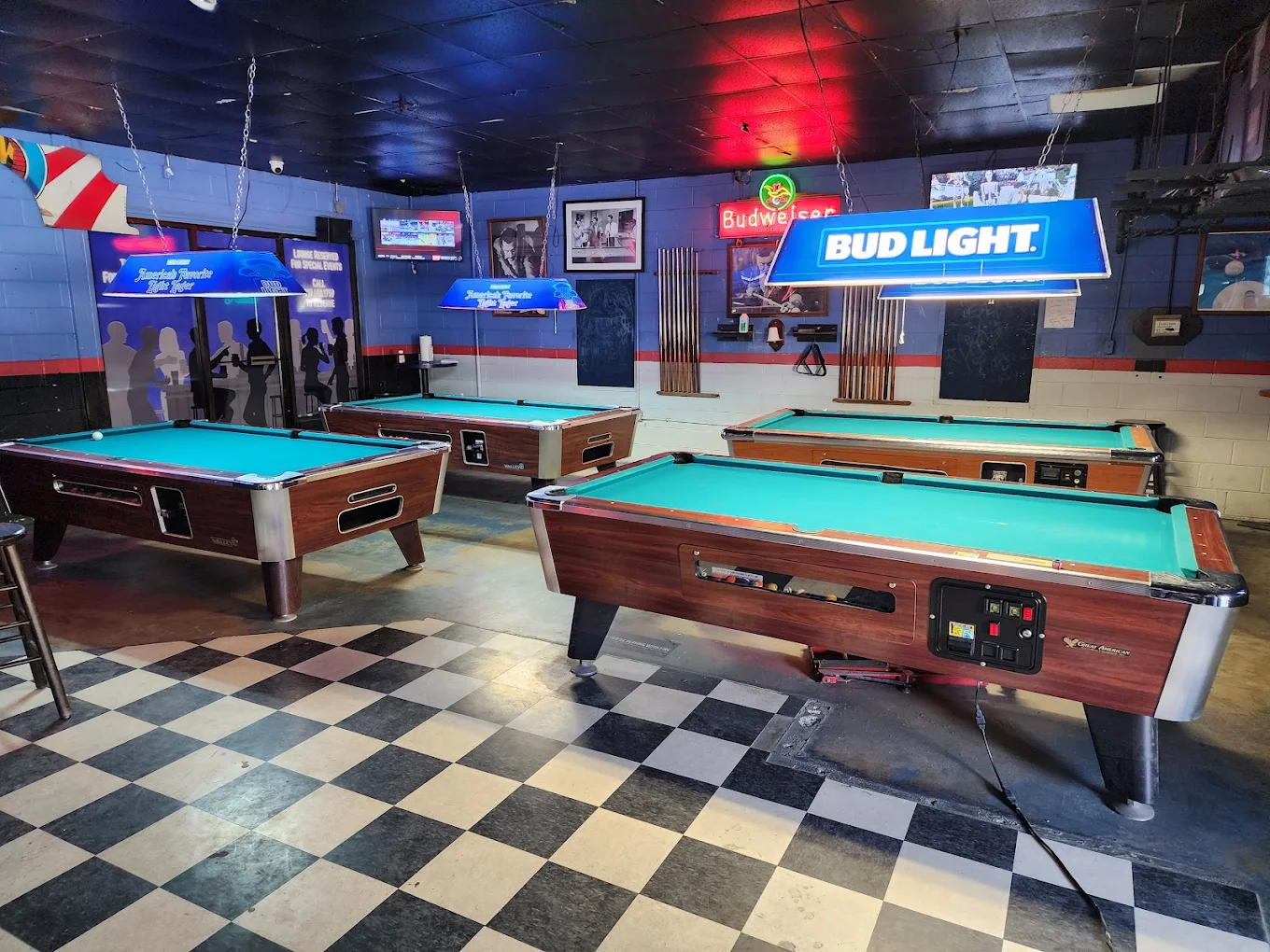 Korner Pocket pool hall exterior/interior