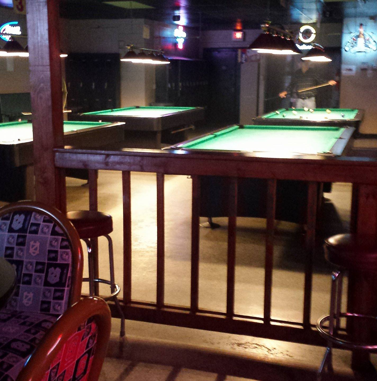 Hux's Billiards pool hall exterior/interior