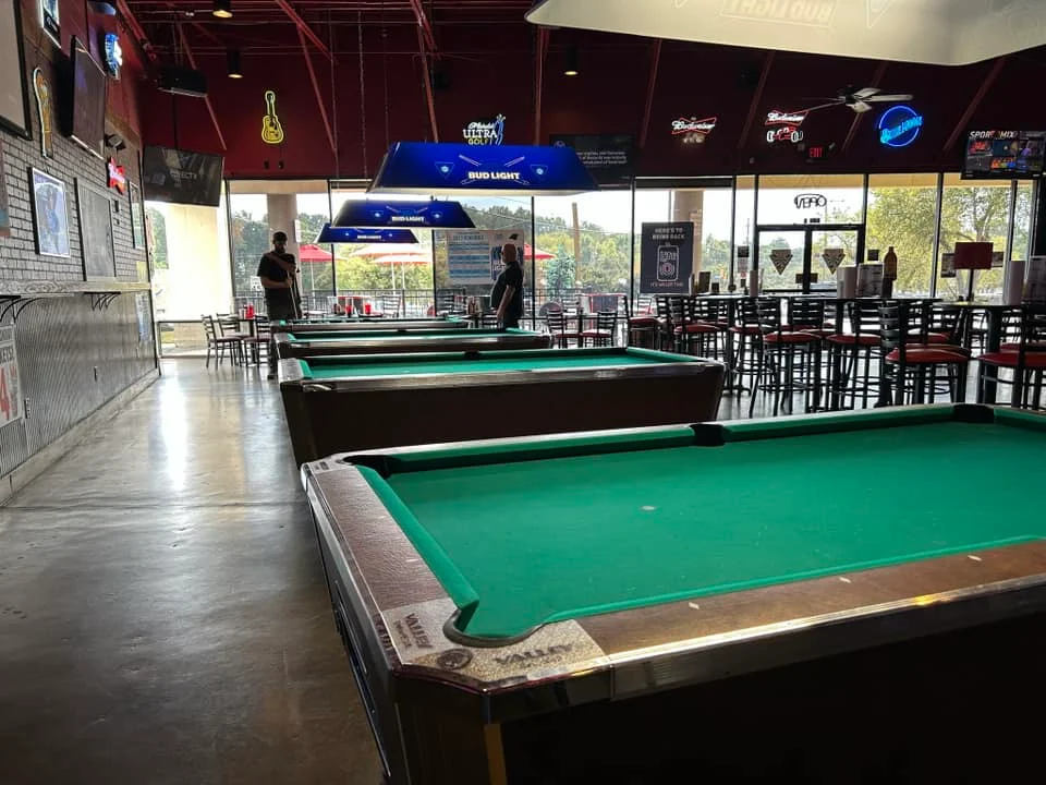 Hotshots Sports Bar and Grill pool hall exterior/interior