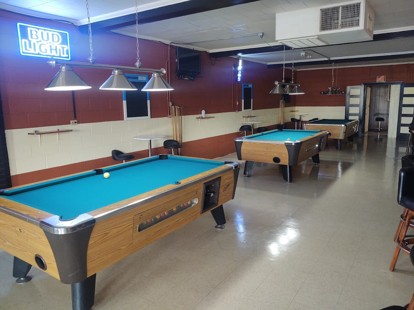 Pockets and Brews pool hall exterior/interior