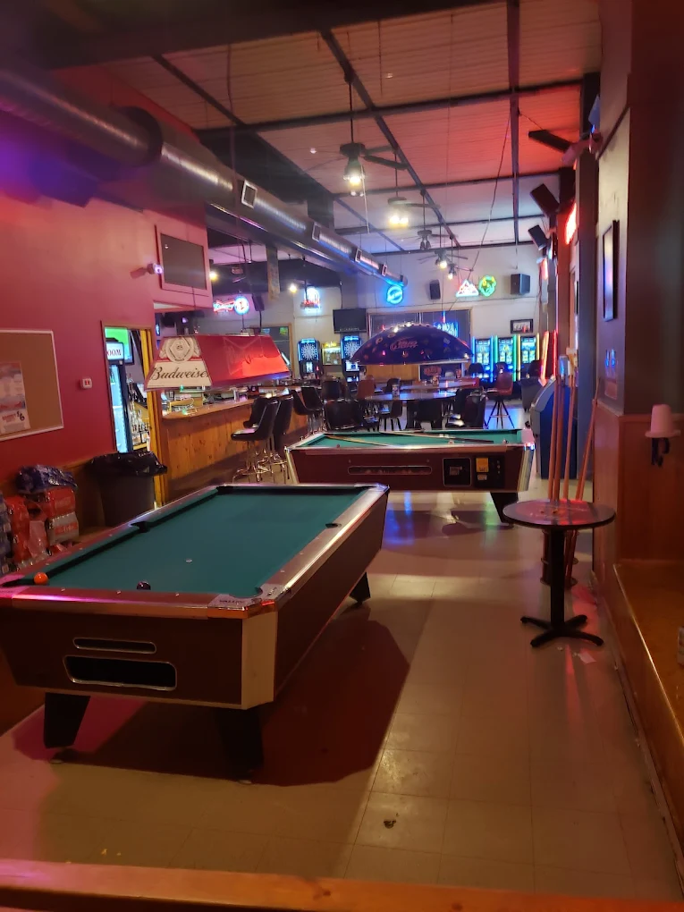 The Elbow Room pool hall exterior/interior
