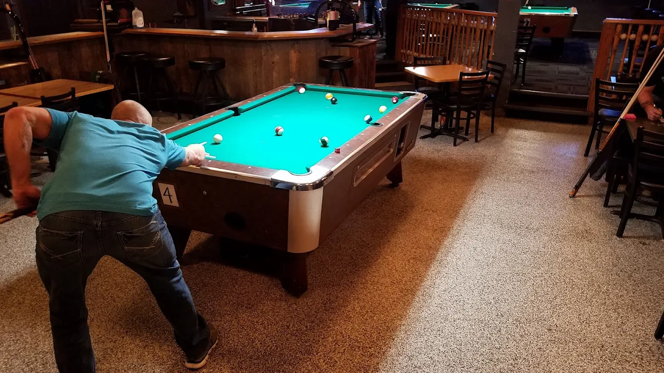Final Final Bar & Lounge pool hall exterior/interior