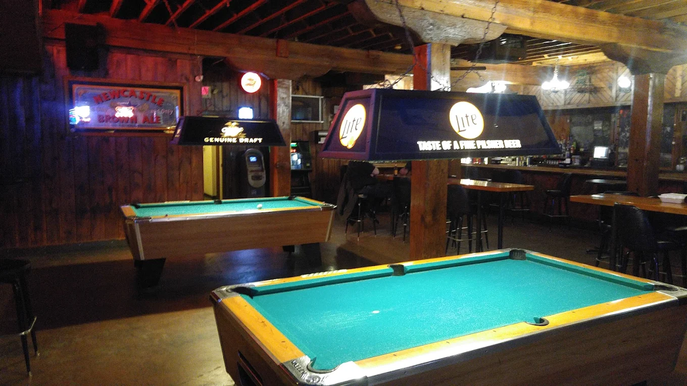 Southern Belle Tavern pool hall exterior/interior