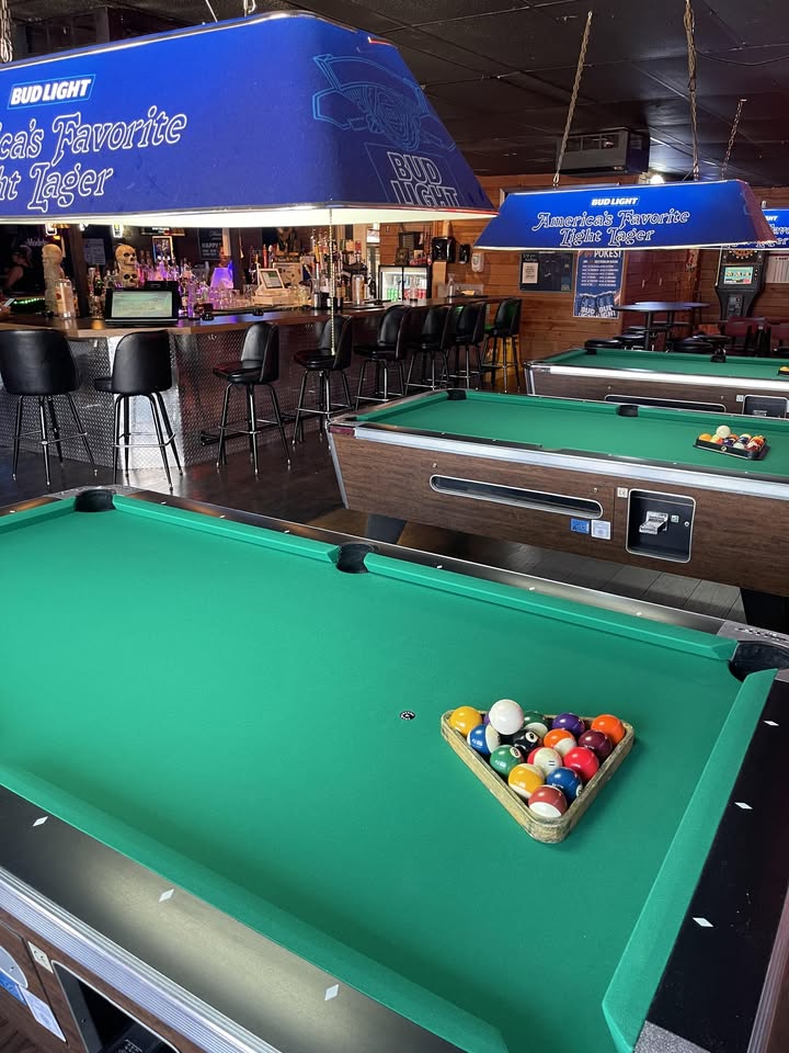 Katt's Cove pool hall exterior/interior