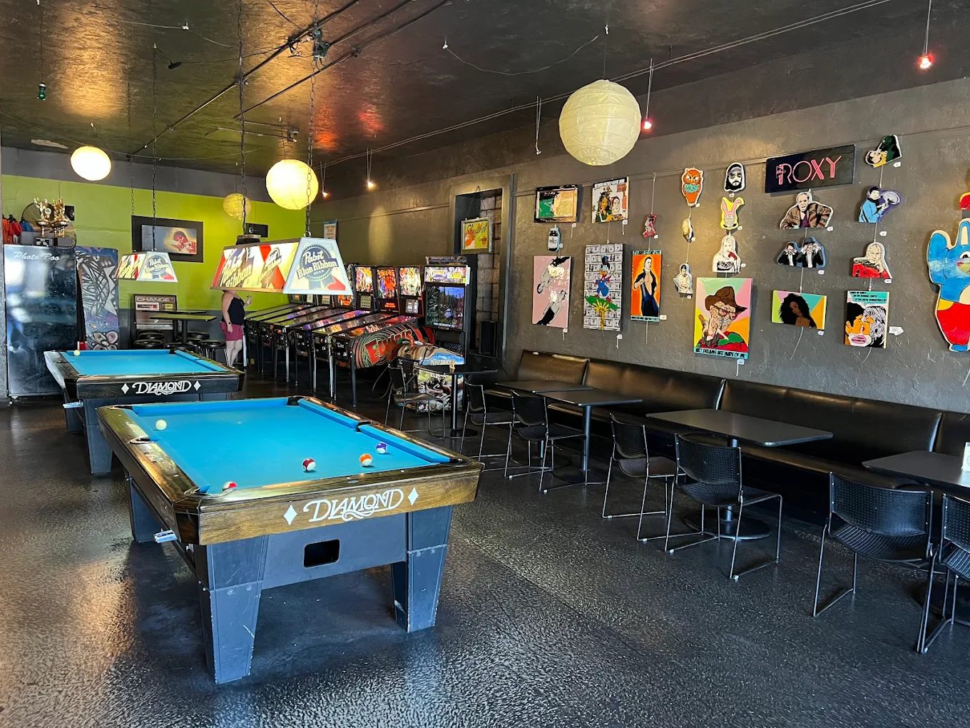 Slingshot Lounge pool hall exterior/interior